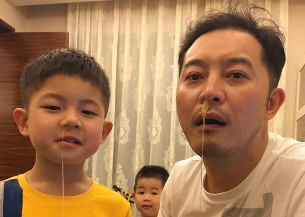 沙溢分享儿子安吉近照，国际时事新闻聚焦